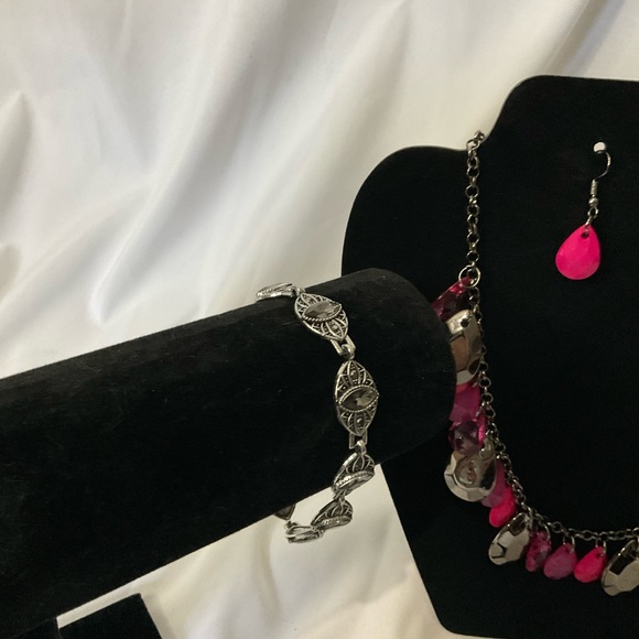 Paparazzi Women’s Jewelry Set Pink Gunmetal Fuchsia Necklace,Ring,Bracelet, NWOT - Picture 4 of 11